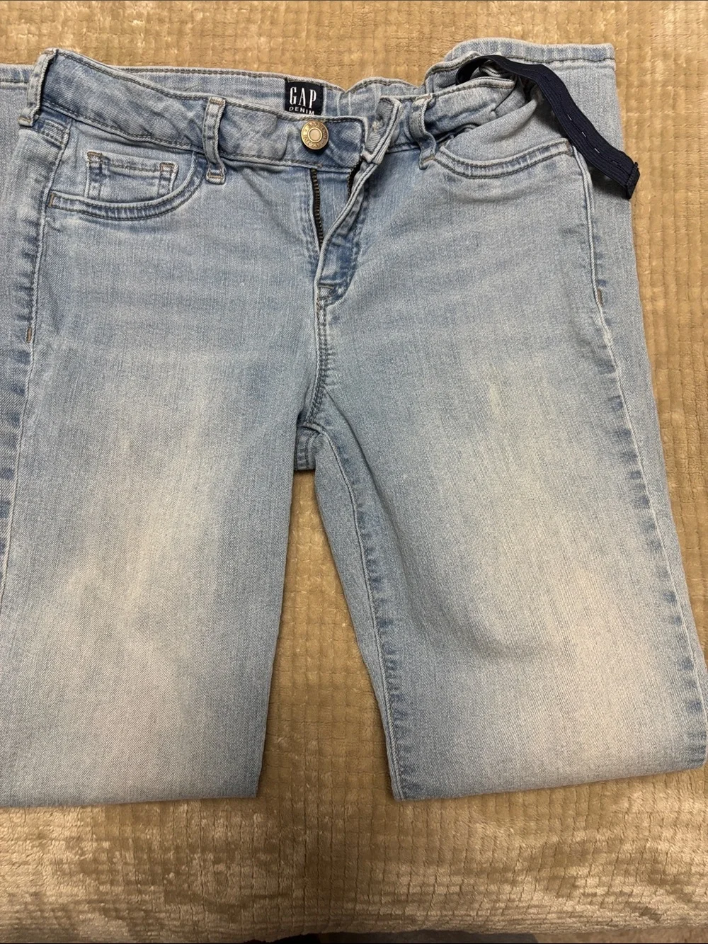 GAP Straight-Leg Super Skinny Girls Jeans in Light and Dark Blue Washes